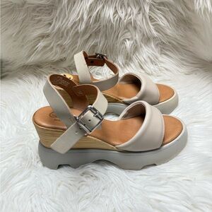 Carlo Pera size 7 Platform Leather Sandals